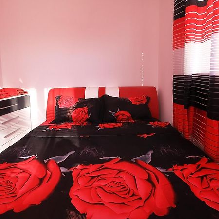 Private Apartment With Parking And Pool Balchik Esterno foto