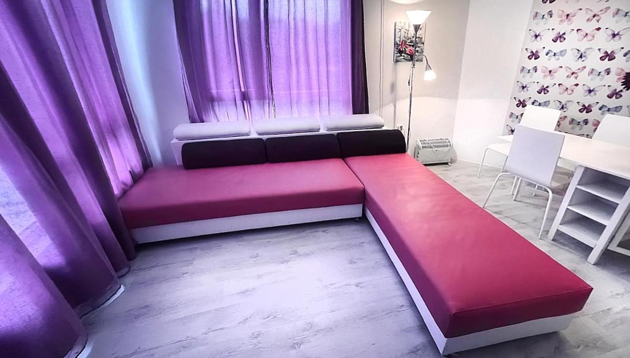 Private Apartment With Parking And Pool Balchik Esterno foto