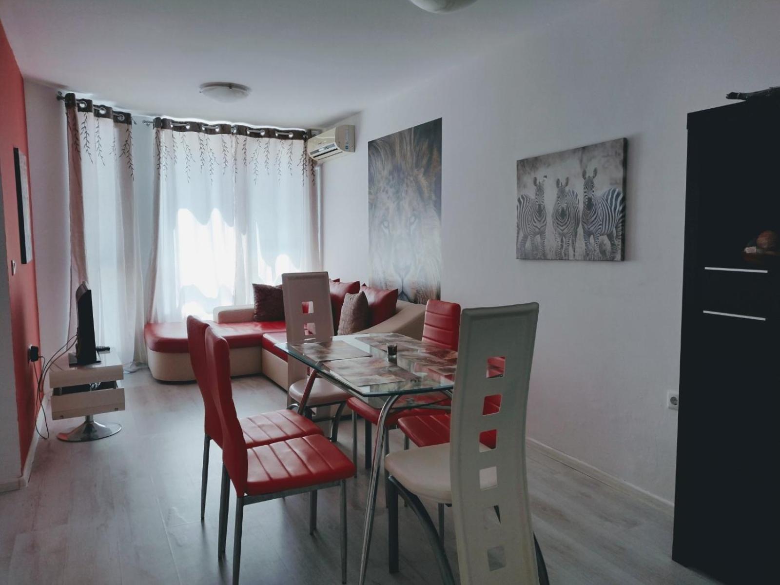 Private Apartment With Parking And Pool Balchik Esterno foto