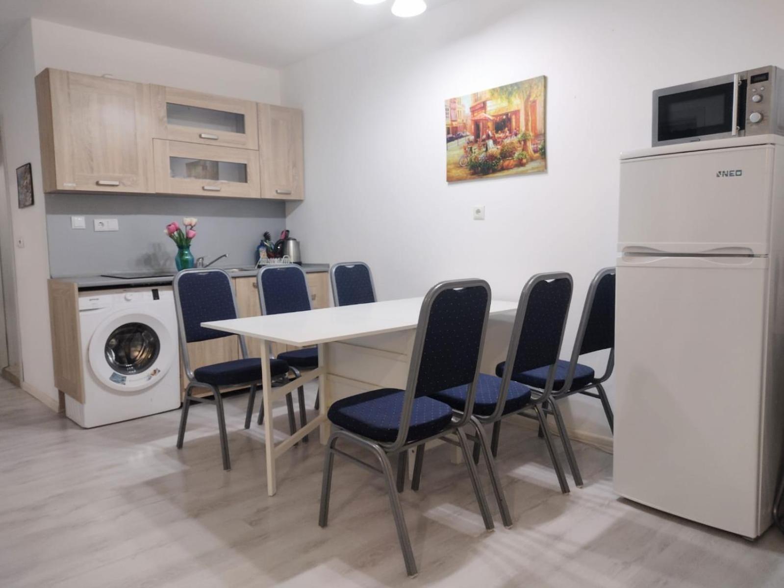 Private Apartment With Parking And Pool Balchik Esterno foto