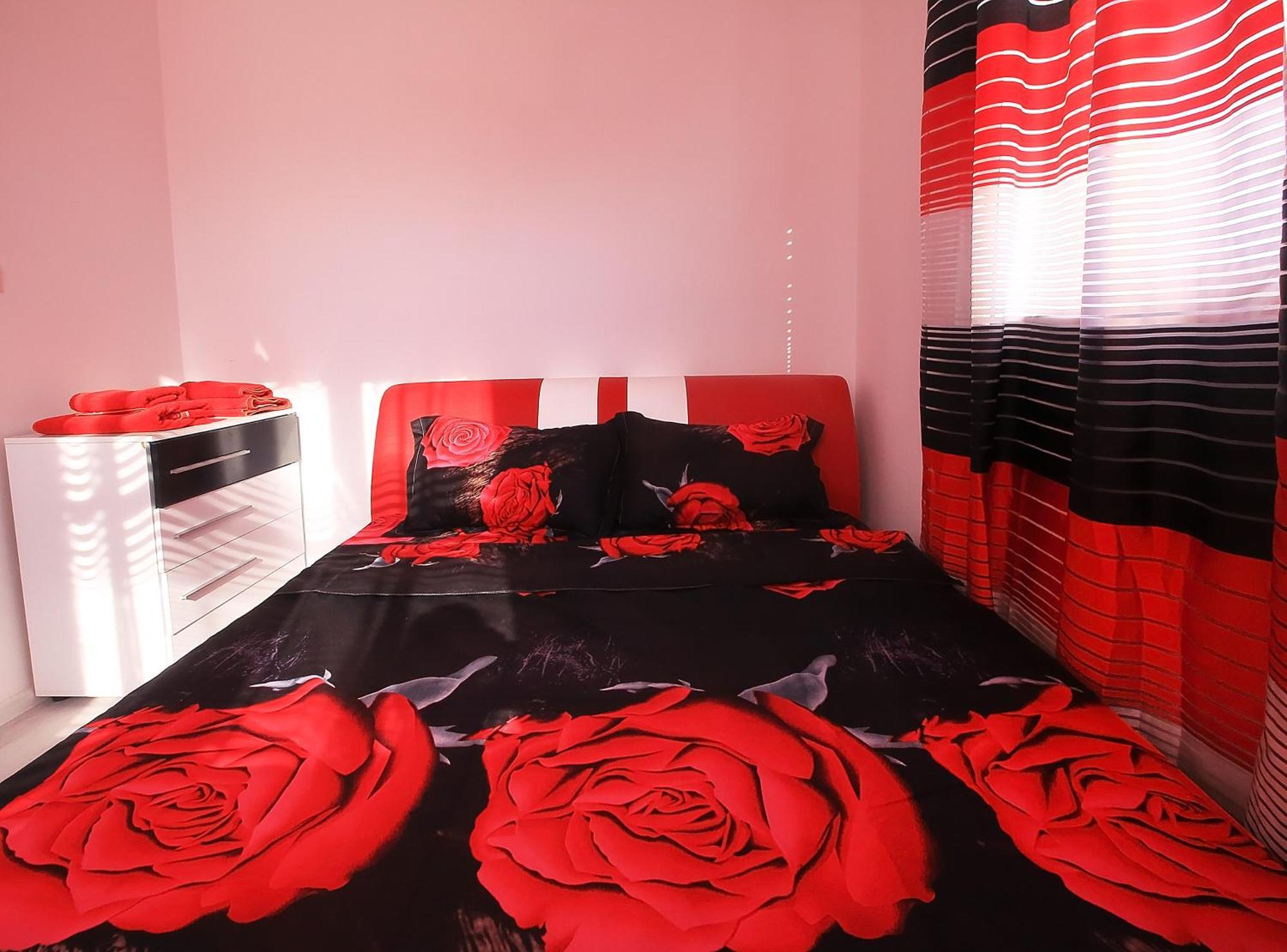 Private Apartment With Parking And Pool Balchik Esterno foto