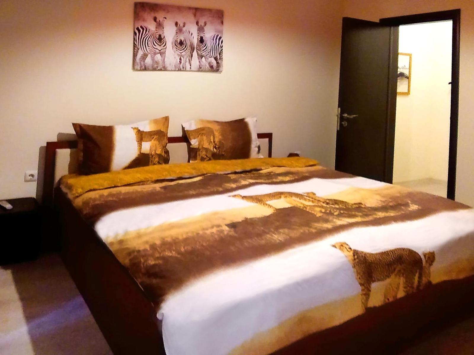 Private Apartment With Parking And Pool Balchik Esterno foto