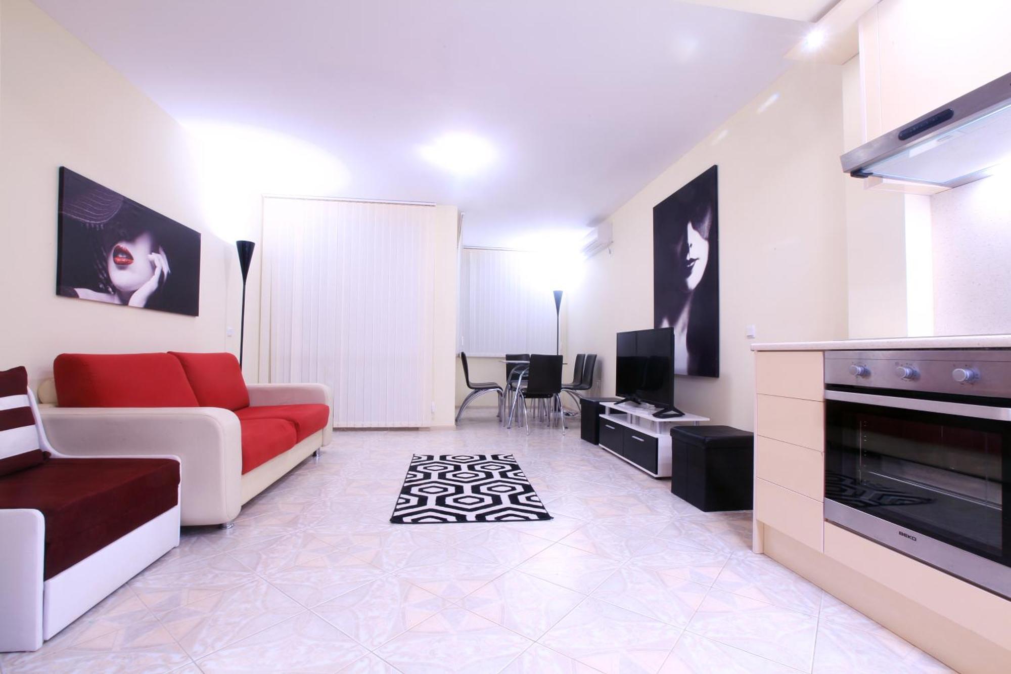 Private Apartment With Parking And Pool Balchik Esterno foto
