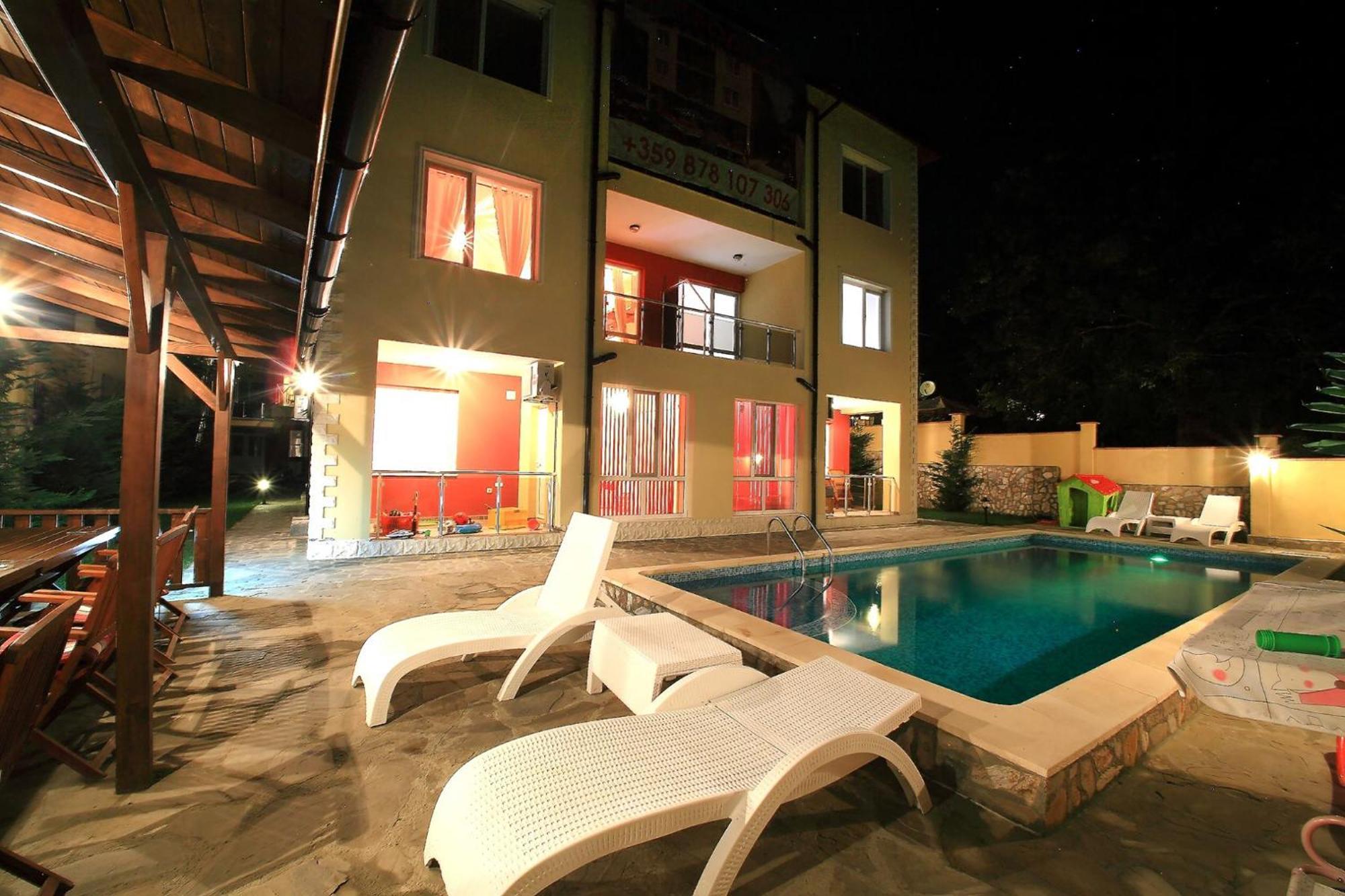 Private Apartment With Parking And Pool Balchik Esterno foto