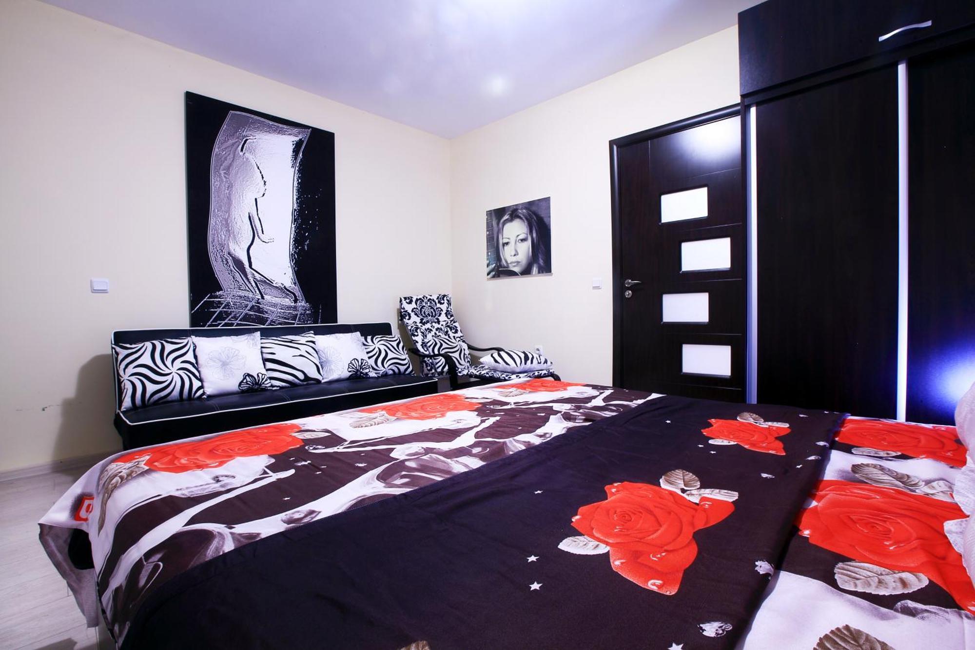 Private Apartment With Parking And Pool Balchik Esterno foto