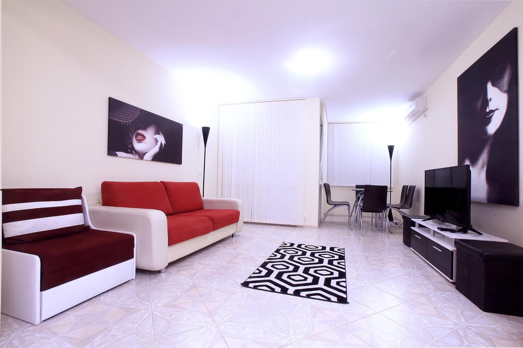 Private Apartment With Parking And Pool Balchik Esterno foto